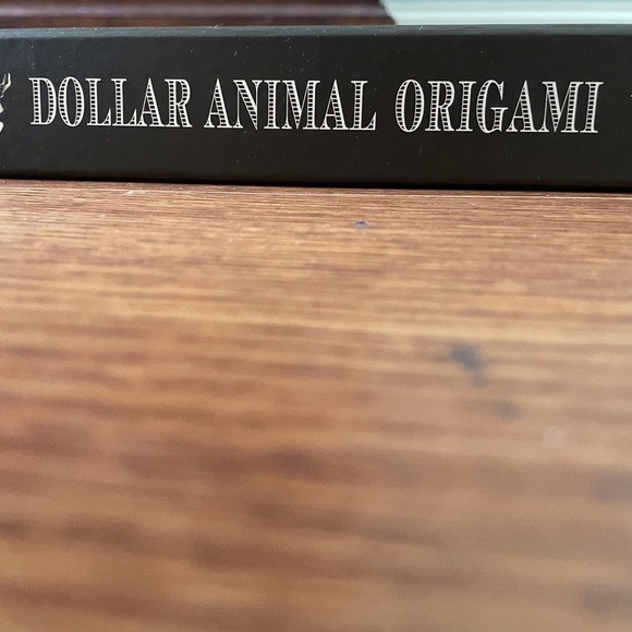 Dollar Animal Origami Kit: Book & 100 sheets of practice currency - Picture 3 of 4